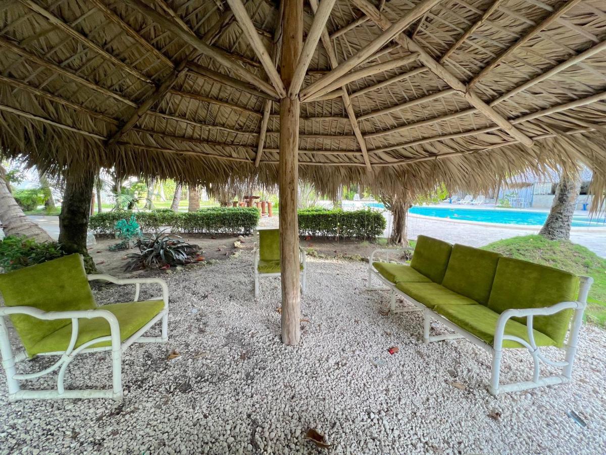 Vacation Suites With Rooftop Pool, Beach Club, Spa, Restaurants - Ducassi Collection - Playa Los Corales 푼타 카나 외부 사진